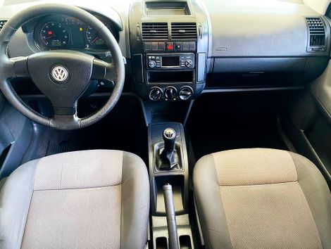 VolksWagen Polo Sedan 1.6 Mi Total Flex 8V 4p