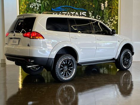 Mitsubishi Pajero DAKAR HPE 3.2 4x4 T.I Dies 5p Aut