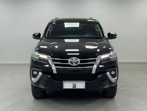 Toyota Hilux SW4 SRX 4x4 2.8 TDI 16V Dies. Aut.