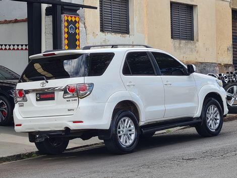 Toyota Hilux SW4 SRV D4-D 4x4 3.0 TDI Dies. Aut