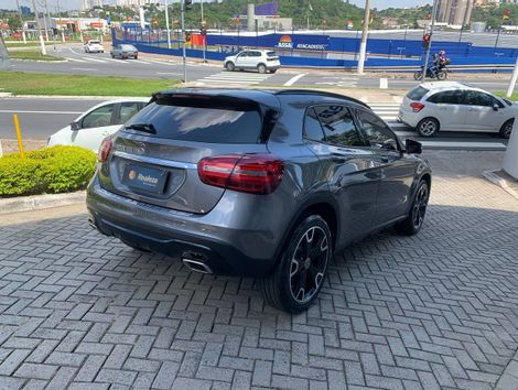 Mercedes GLA 200 Night 1.6. TB 16V Flex Aut.