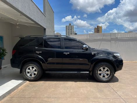 Toyota Hilux SW4 SRV D4-D 4x4 3.0 TDI Dies. Aut