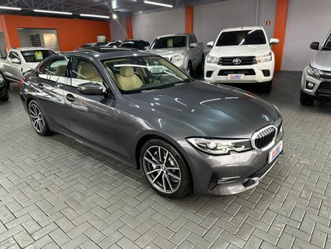 BMW 330i Sport 2.0 TB 16V 4p