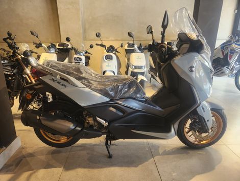  XMAX 300 CONNECT 