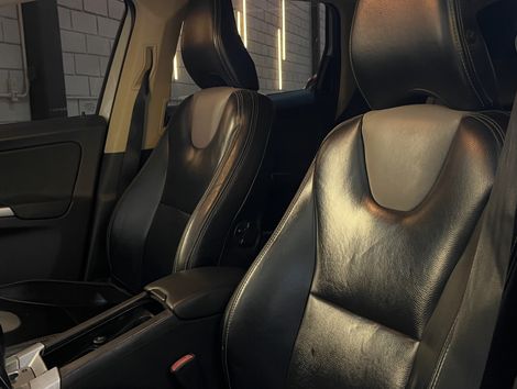 Volvo XC 60 2.0 T5  5p