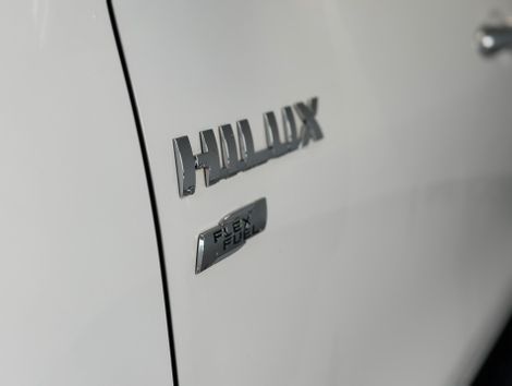 Toyota Hilux CD SRV 4x4 2.7 Flex 16V Aut.