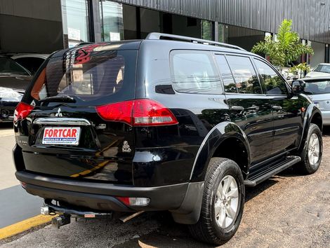 Mitsubishi Pajero DAKAR 3.2 4x4 T.I. Dies. 5p Aut.