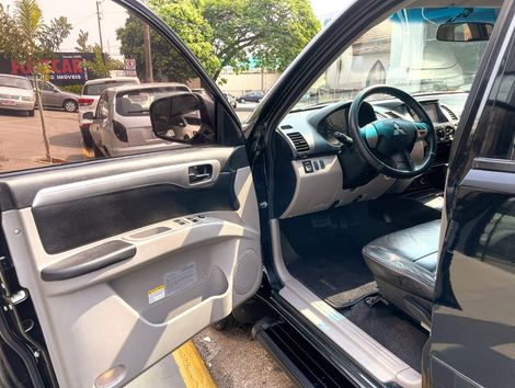 Mitsubishi Pajero DAKAR 3.2 4x4 T.I. Dies. 5p Aut.