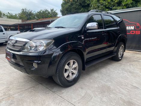 Toyota Hilux SW4 SRV D4-D 4x4 3.0 TDI Dies. Aut