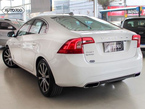 Volvo S60 T-5 MOMENTUM 2.0 245cv 4p