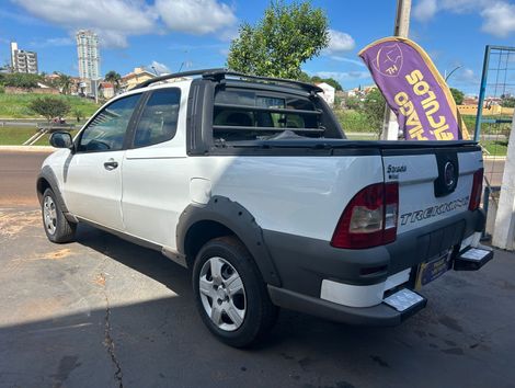 Fiat Strada Trekking 1.6 16V Flex CE