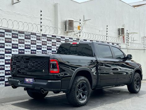 RAM 1500 REBEL 5.7 HEMI CD V8 4x4 Aut.