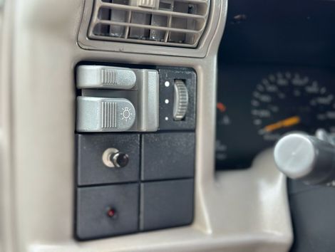 Chevrolet S10 P-Up Luxe 2.5 4x4 CD TB Max HST Dies