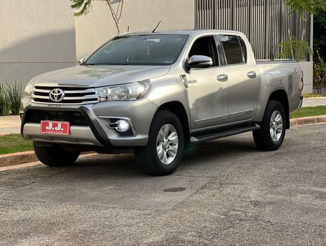 Toyota Hilux CD SRV 4x4 2.7 Flex 16V Aut.