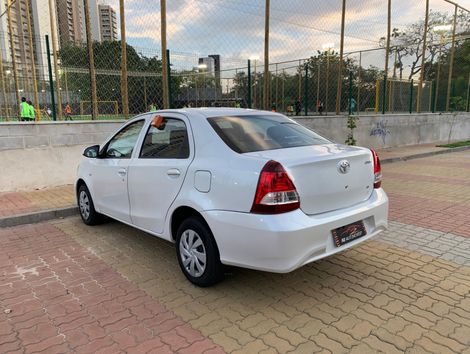 Toyota ETIOS X Sedan 1.5 Flex 16V 4p Mec.