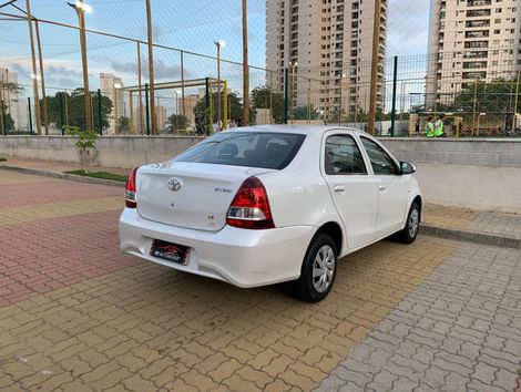 Toyota ETIOS X Sedan 1.5 Flex 16V 4p Mec.