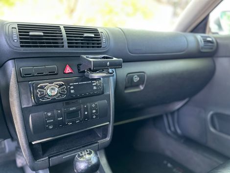 Audi A3 1.8 5p Mec.