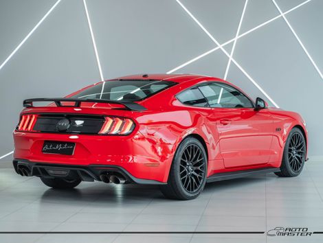 Ford Mustang GT Premium 5.0 V8