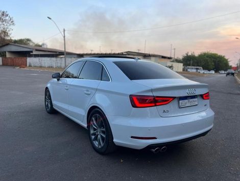 AUDI 1.8 TFSI SEDAN AMBITION 16V 180CV GASOLINA 4P AUTOMÁTICO