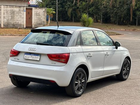 AUDI 1.4 TFSI ATTRACTION 16V 122CV GASOLINA 4P AUTOMÁTICO