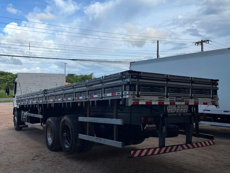 VOLVO VM 270 6x2 2p (diesel) (E5)
