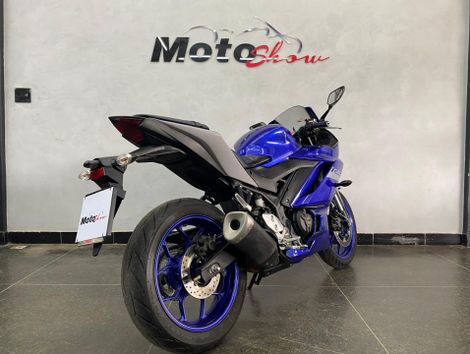 YAMAHA YZF R-3 321/ABS