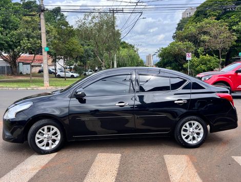 Nissan VERSA SL 1.6 16V FlexStart 4p Aut.