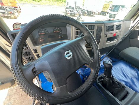 VOLVO VM 330 4x2 2p (diesel) (E5)