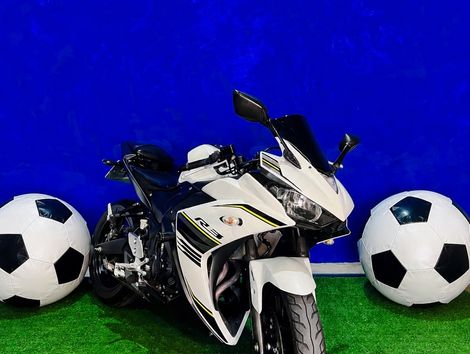 YAMAHA YZF R-3 321/ABS
