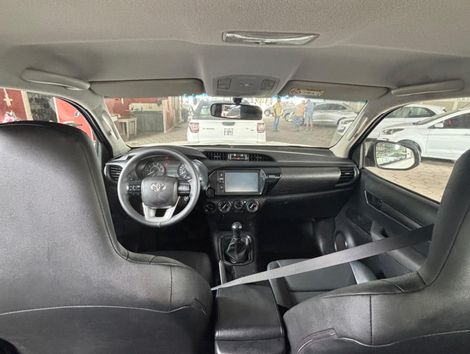 Toyota Hilux CD 4x4 2.8 Diesel Mec.