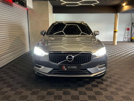 Volvo XC60 T8 MOMENTUM