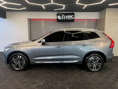 Volvo XC60 2.0 T8 Momentum Hybrid