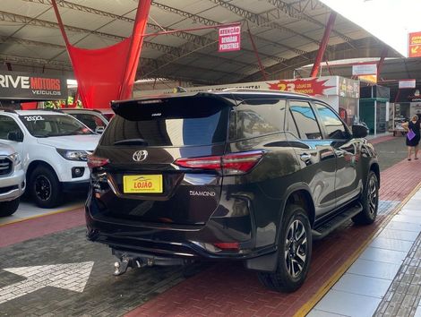 Toyota Hilux SW4 SR 4x2 2.7/ 2.7 Flex 16V Aut.