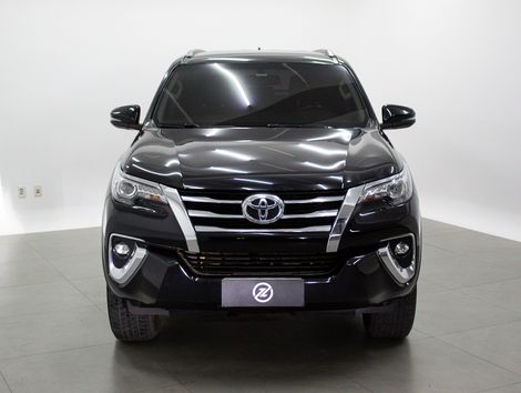 Toyota Hilux SW4 SRX 4x4 2.8 TDI 16V Dies. Aut.