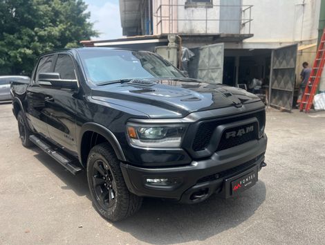 RAM 1500 REBEL 5.7 HEMI CD V8 4x4 Aut.