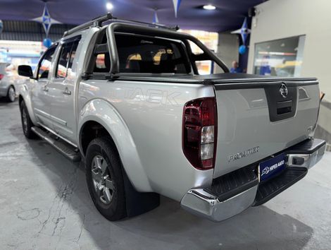 Nissan Frontier SV AT. CD 4x4 2.5 TB Dies. Aut.