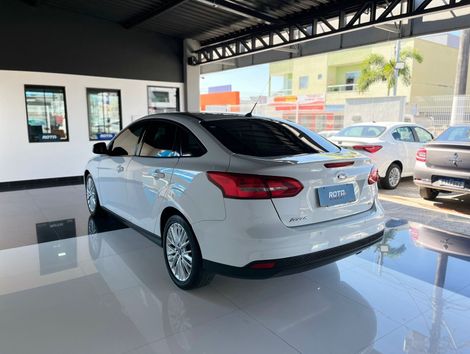 Ford Focus 2.0 16V/SE/SE Plus Flex 5p Aut.