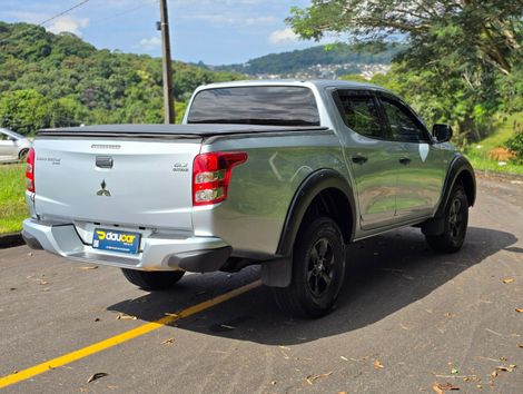 Mitsubishi L200 Tri. Sport Outd. GLX 2.4 4x4 Diesel