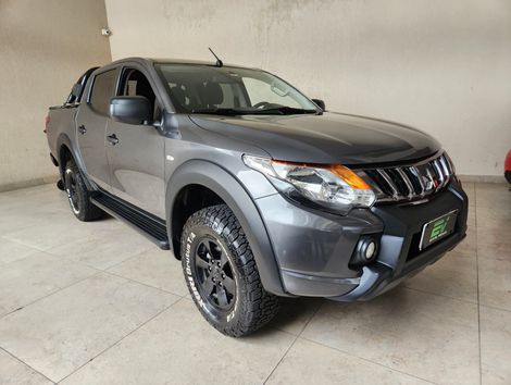 Mitsubishi L200 Tri. Outdo. GLS 2.4 CD 4x4 Die. Aut