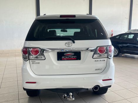 Toyota Hilux SW4 SRV D4-D 4x4 3.0 TDI Dies. Aut
