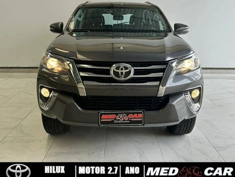 Toyota Hilux SW4 SRV 4x2 2.7 Flex 16V Aut.