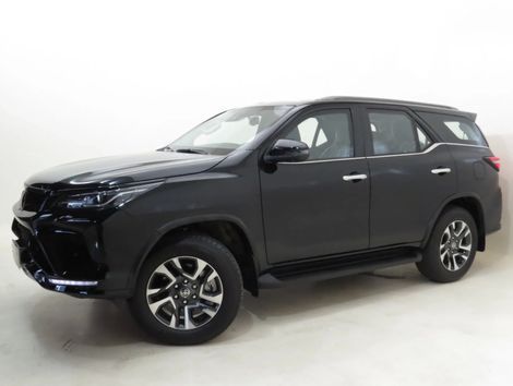 TOYOTA 2.8 D-4D TURBO DIESEL SRX PLATINUM 7L 4X4 AUTOMÁTICO