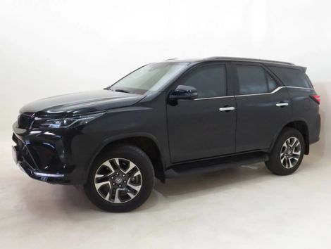 TOYOTA 2.8 D-4D TURBO DIESEL SRX PLATINUM 7L 4X4 AUTOMÁTICO