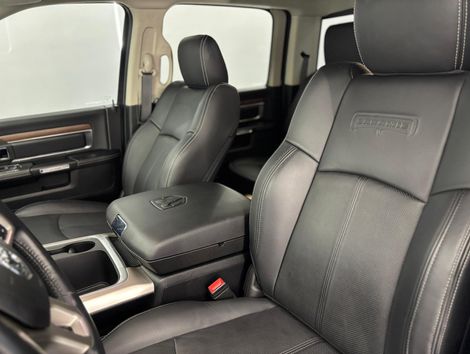 RAM CLASSIC LARAMIE 5.7 CD V8 4X4 Aut.