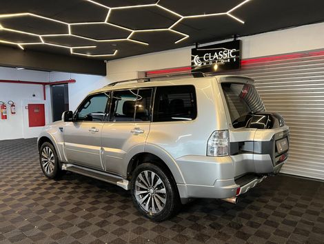 Mitsubishi Pajero HPE Full 3.2 4x4 T.I.Dies. 5p Aut