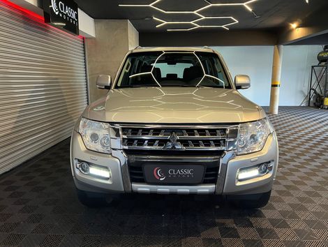 Mitsubishi Pajero HPE Full 3.2 4x4 T.I.Dies. 5p Aut