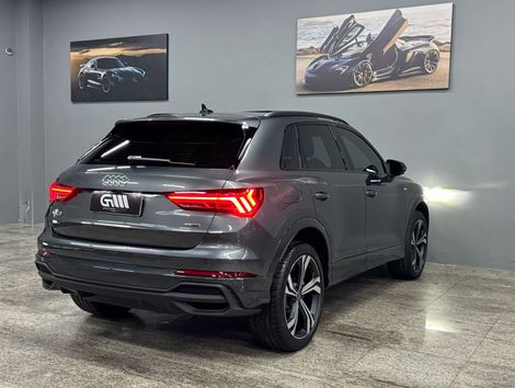 Audi Q3 Perf. Black 2.0 TFSI Tiptr. Quattro