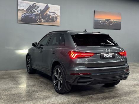 Audi Q3 Perf. Black 2.0 TFSI Tiptr. Quattro