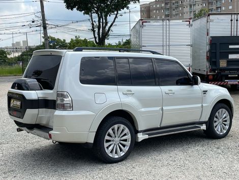 Mitsubishi Pajero HPE Full 3.2 4x4 T.I.Dies. 5p Aut