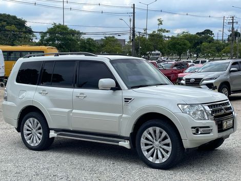 Mitsubishi Pajero HPE Full 3.2 4x4 T.I.Dies. 5p Aut